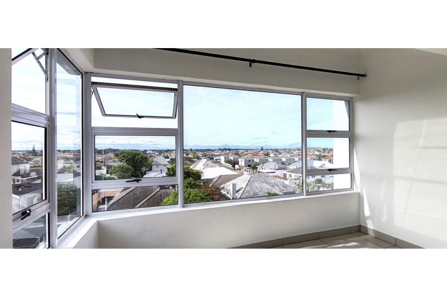 1 Bedroom Property for Sale in Heathfield Western Cape
